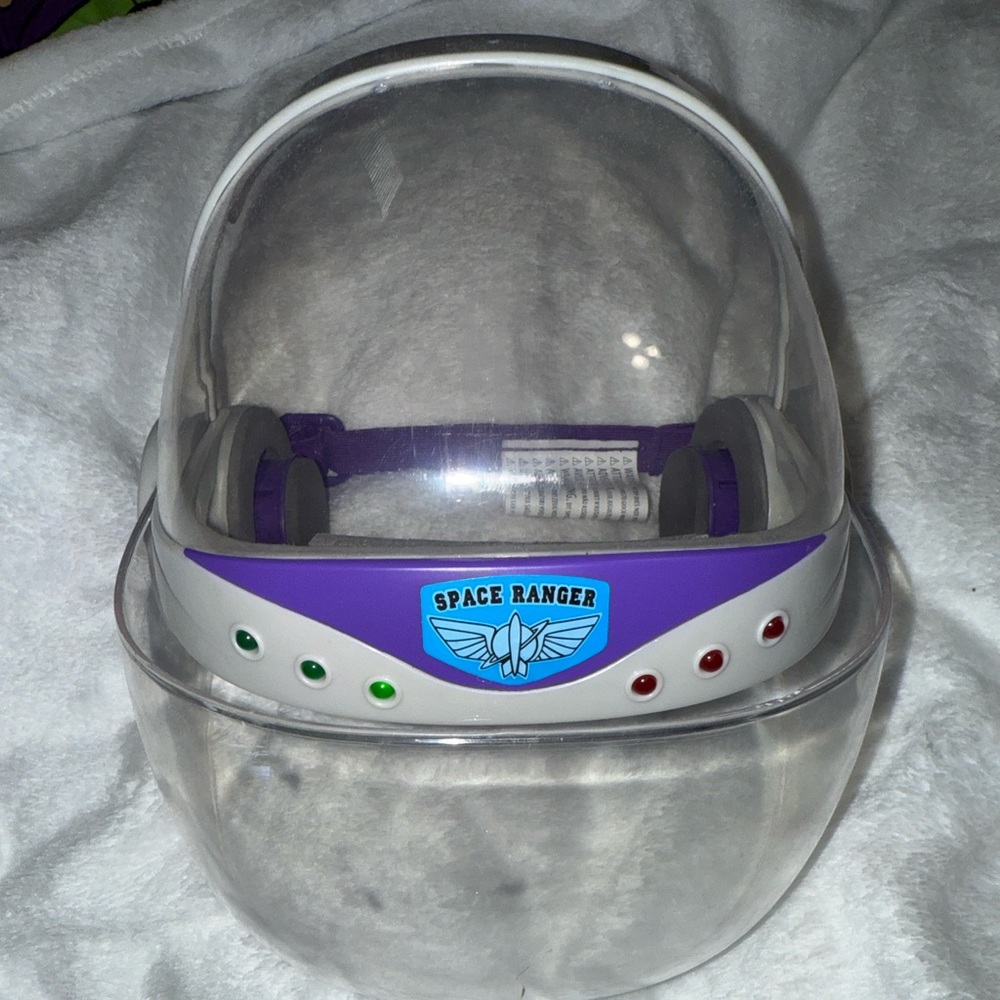 Disney store buzz lightyear space ranger light up helmet